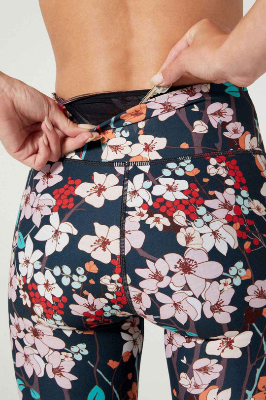 Wear It To Heart Aria Back Pocket Legging - Midnight Glory